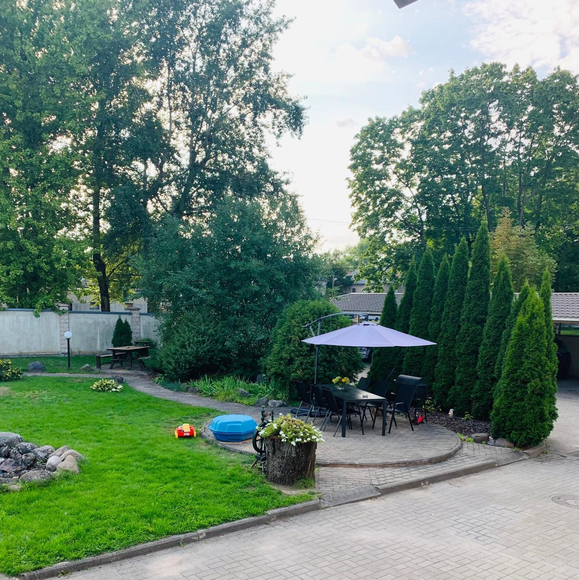 Duets Hotell Daugavpils Exteriör bild
