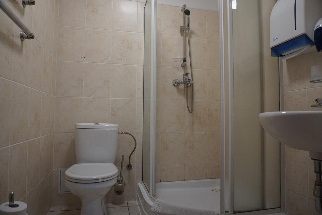 Duets Hotell Daugavpils Exteriör bild