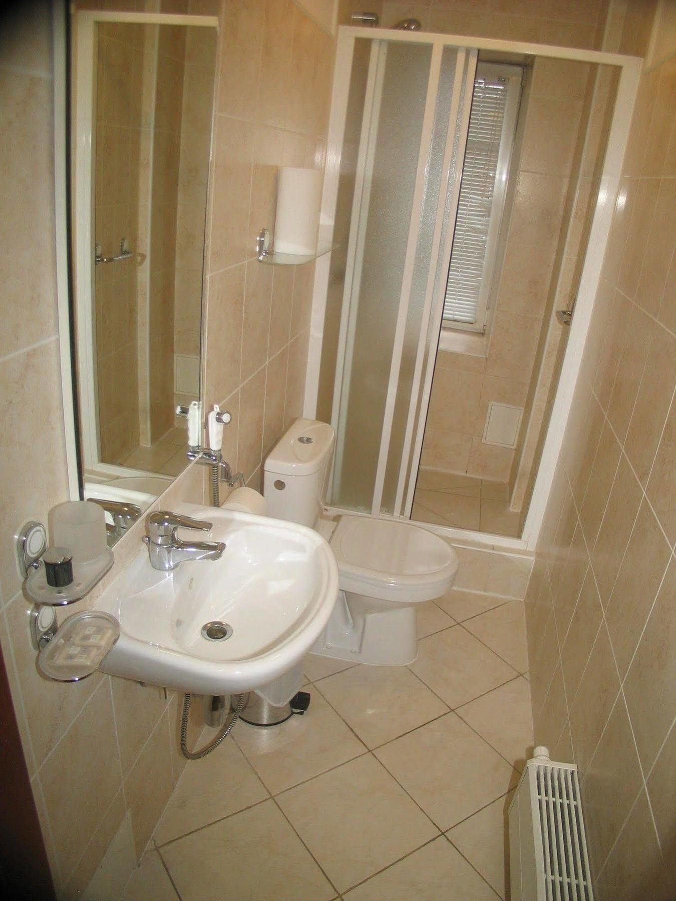 Duets Hotell Daugavpils Exteriör bild